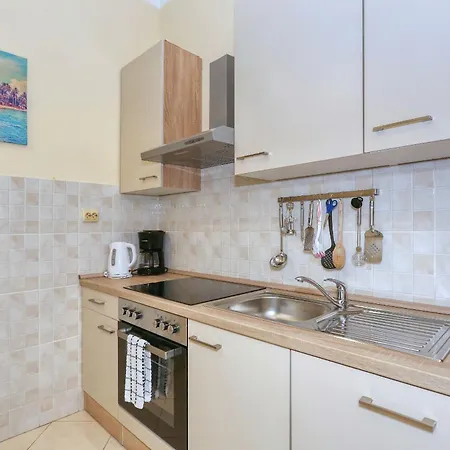 Natali Apartment *