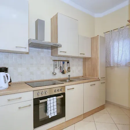 Natali Apartment *
